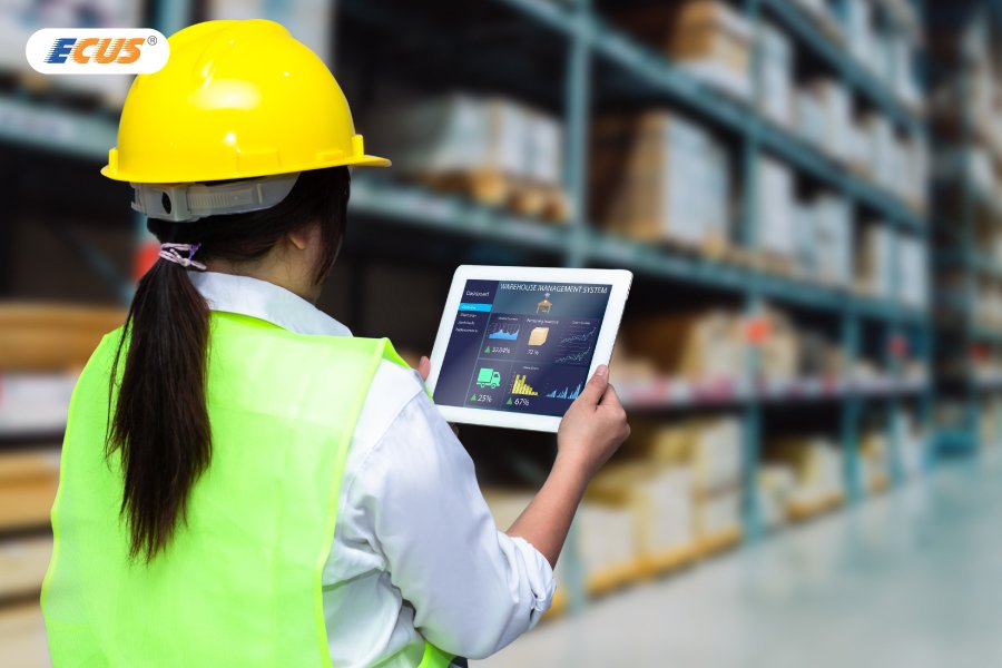 Quản lý hàng hóa từ nước ngoài đưa vào kho hải quan